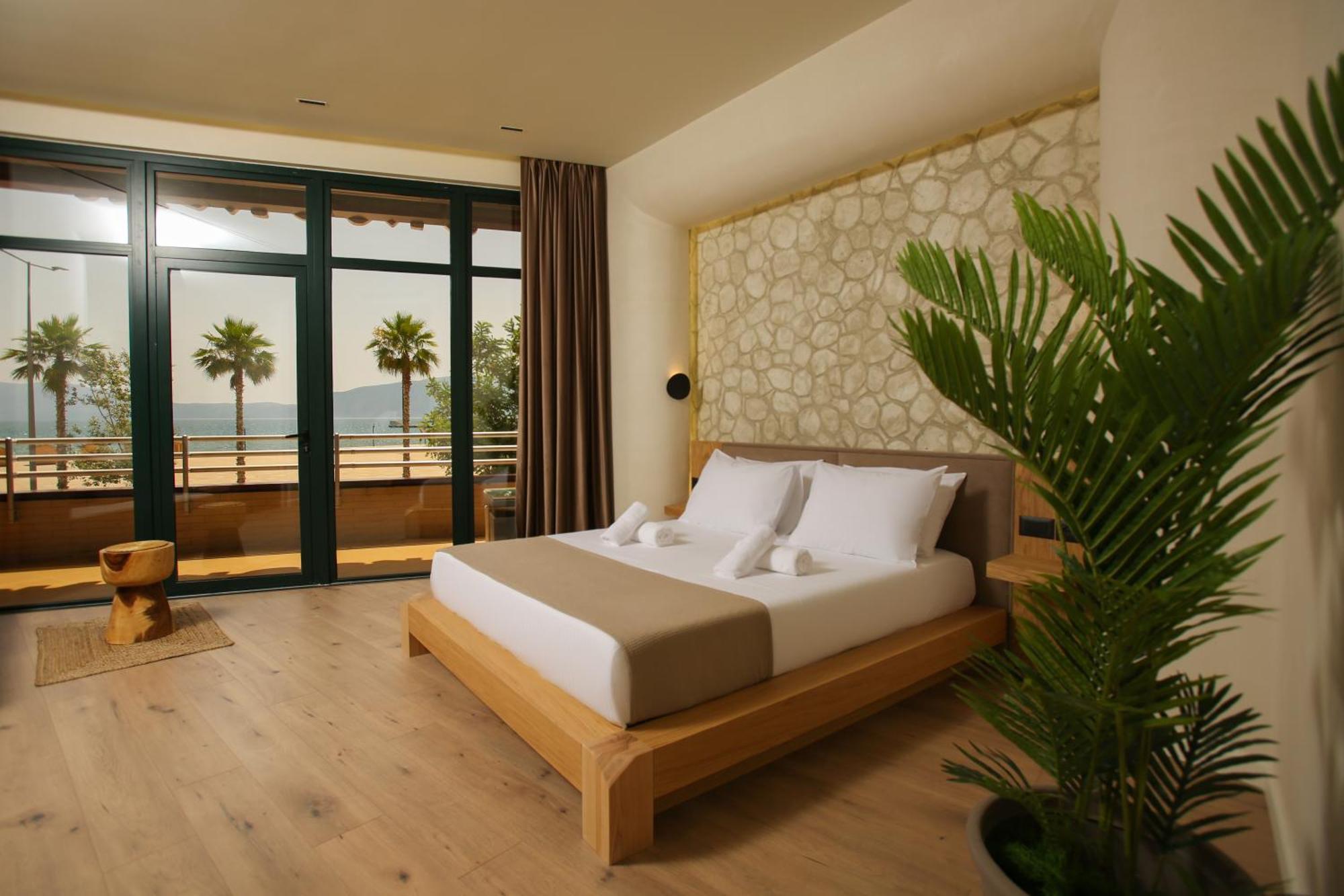 Hotel Brooklyn Vlore Bagian luar foto