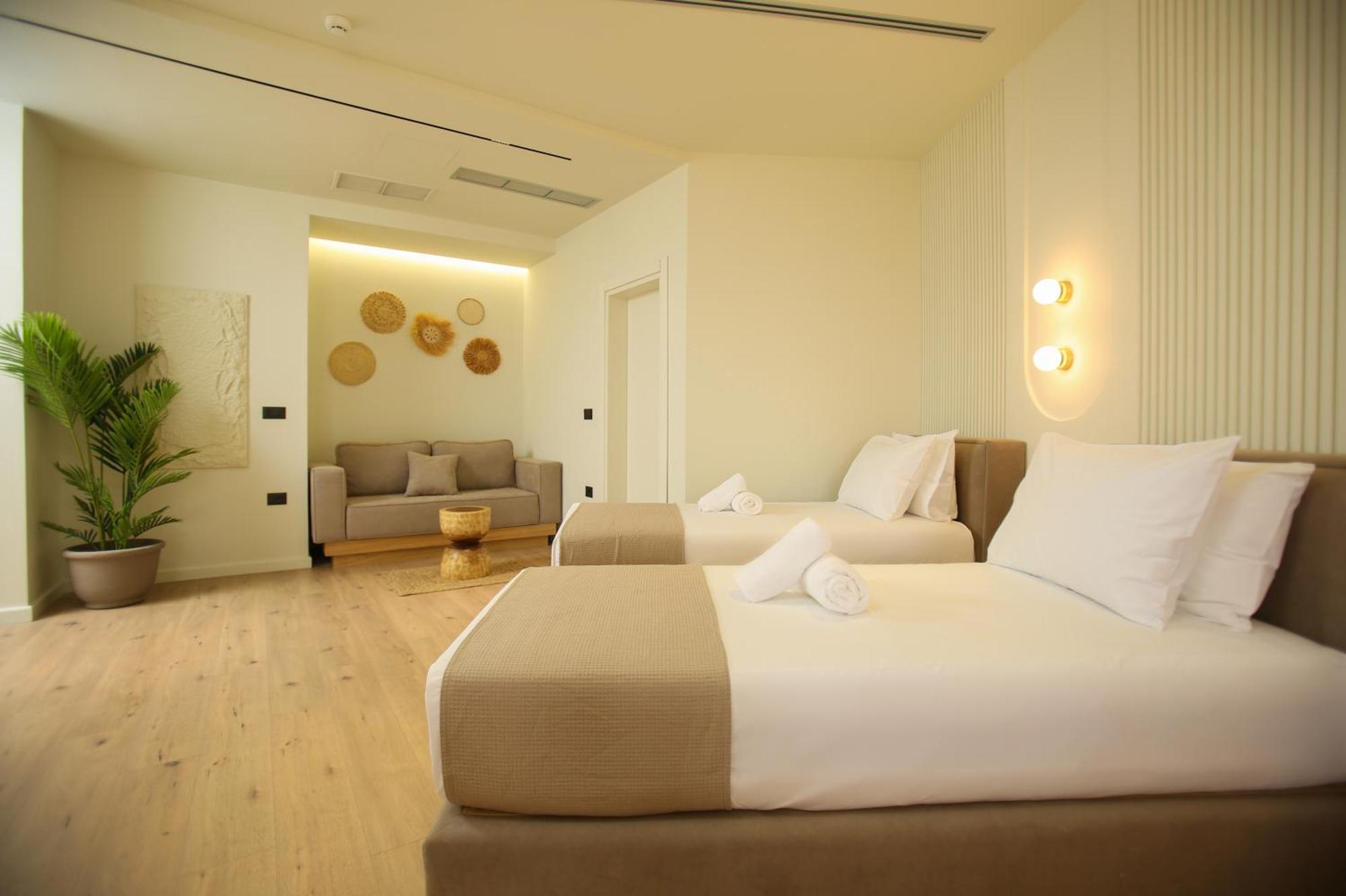 Hotel Brooklyn Vlore Bagian luar foto