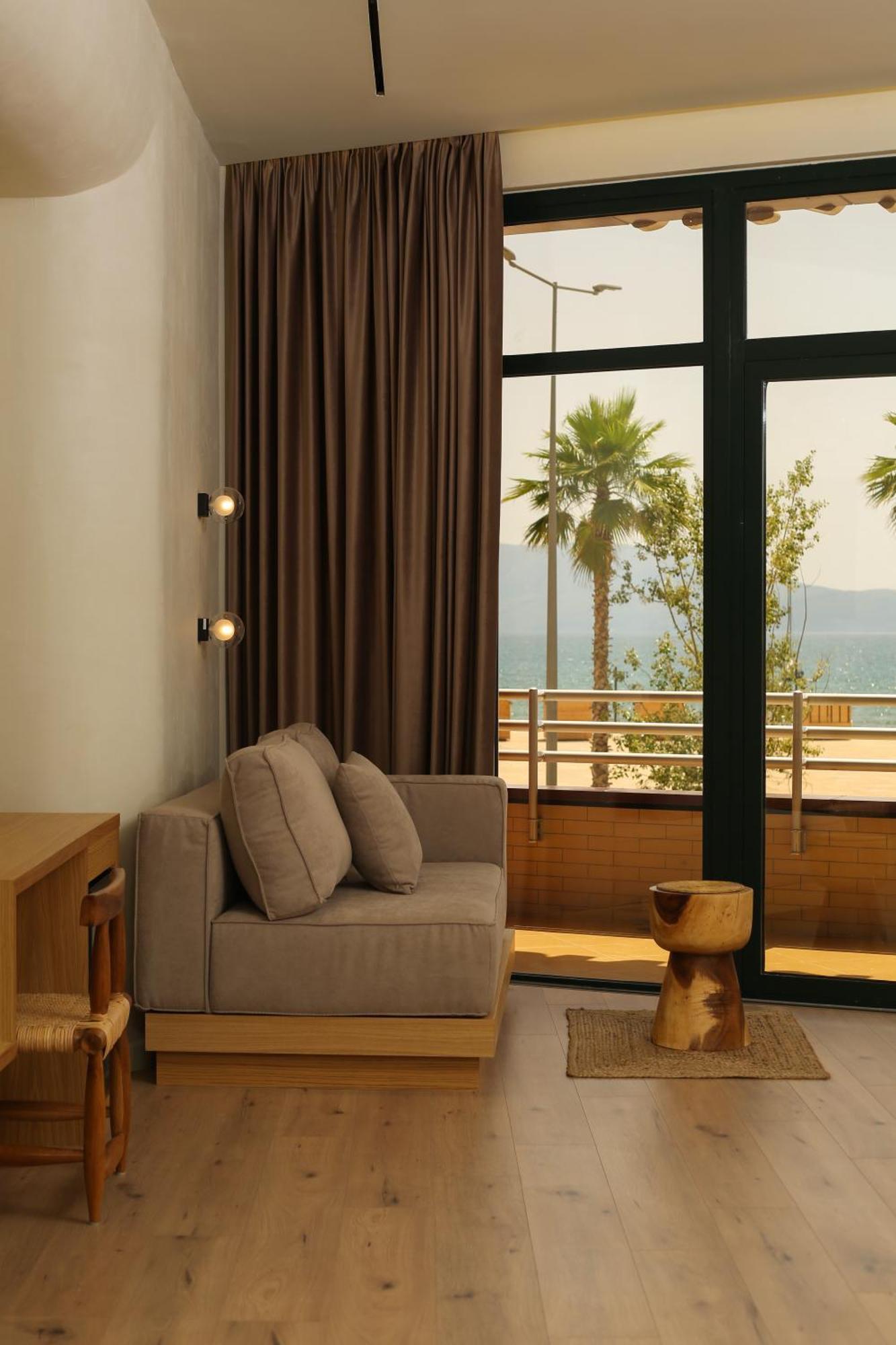 Hotel Brooklyn Vlore Bagian luar foto
