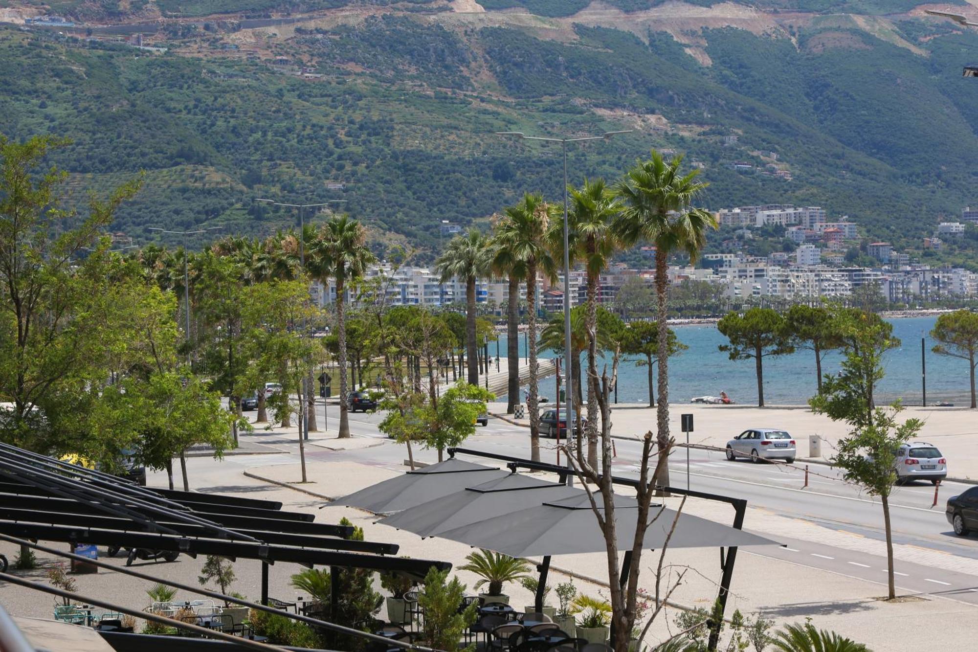 Hotel Brooklyn Vlore Bagian luar foto