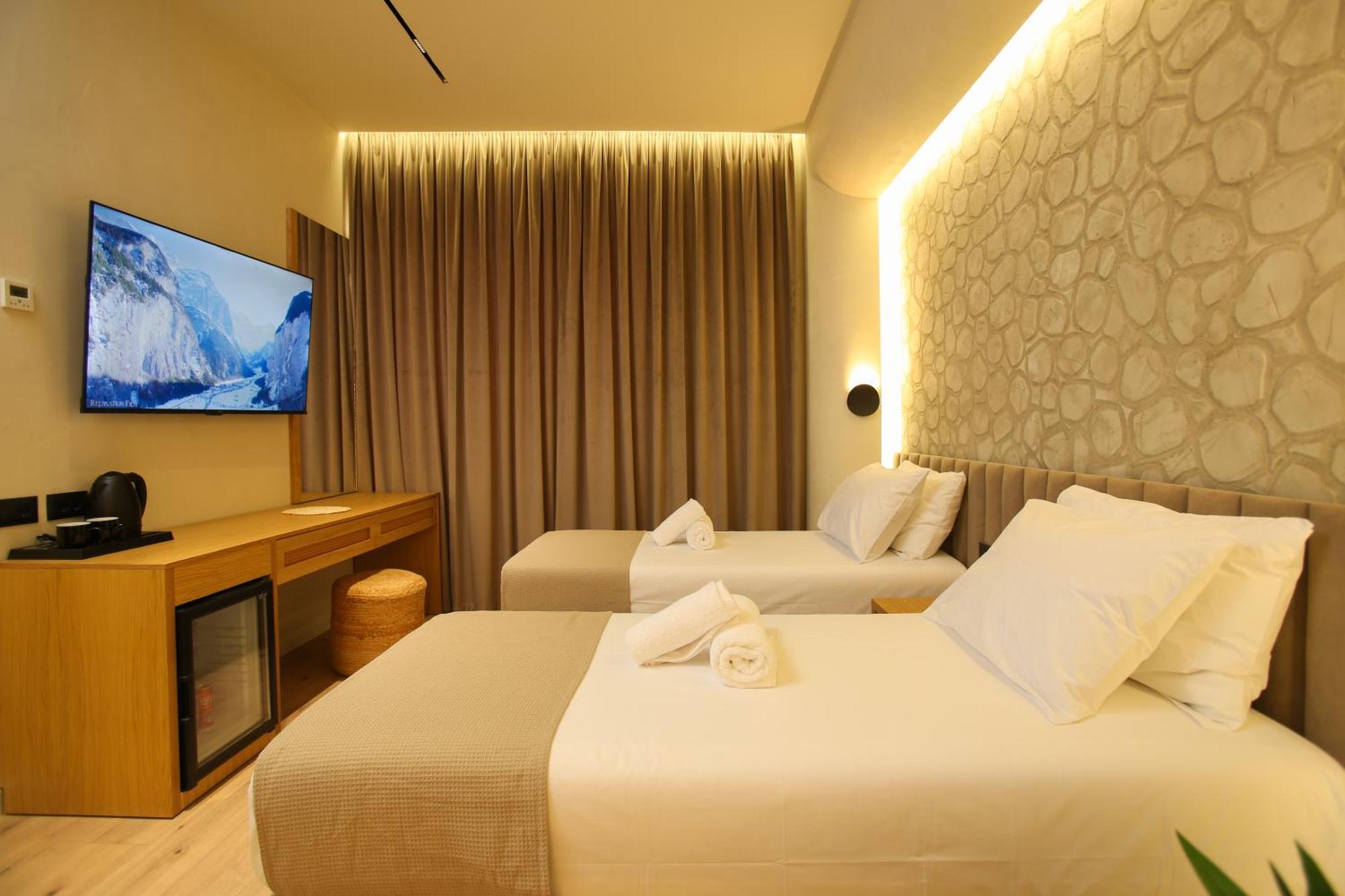 Hotel Brooklyn Vlore Bagian luar foto