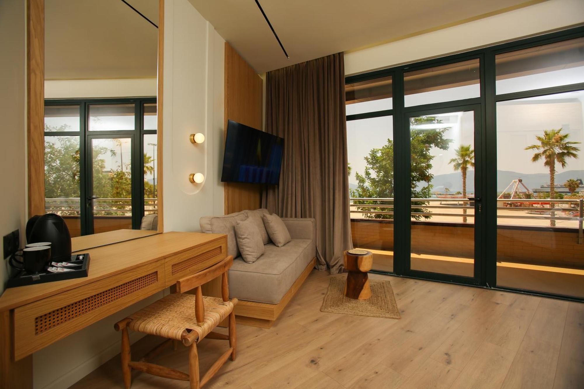 Hotel Brooklyn Vlore Bagian luar foto