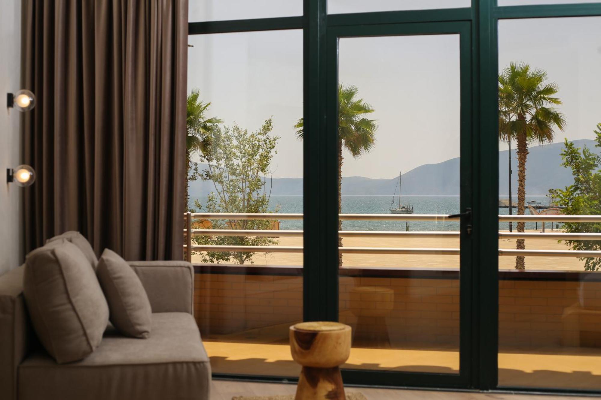 Hotel Brooklyn Vlore Bagian luar foto